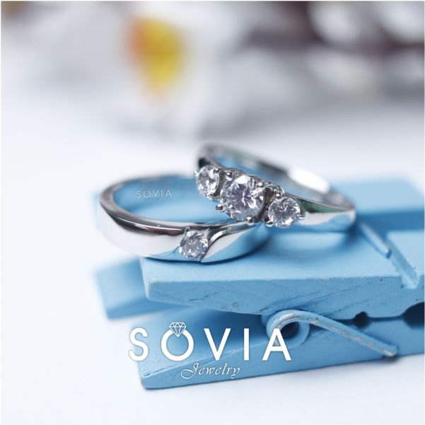 Jenis-Jenis Model Cincin Emas Wanita Sesuai Kepribadian - Sovia Jewelry